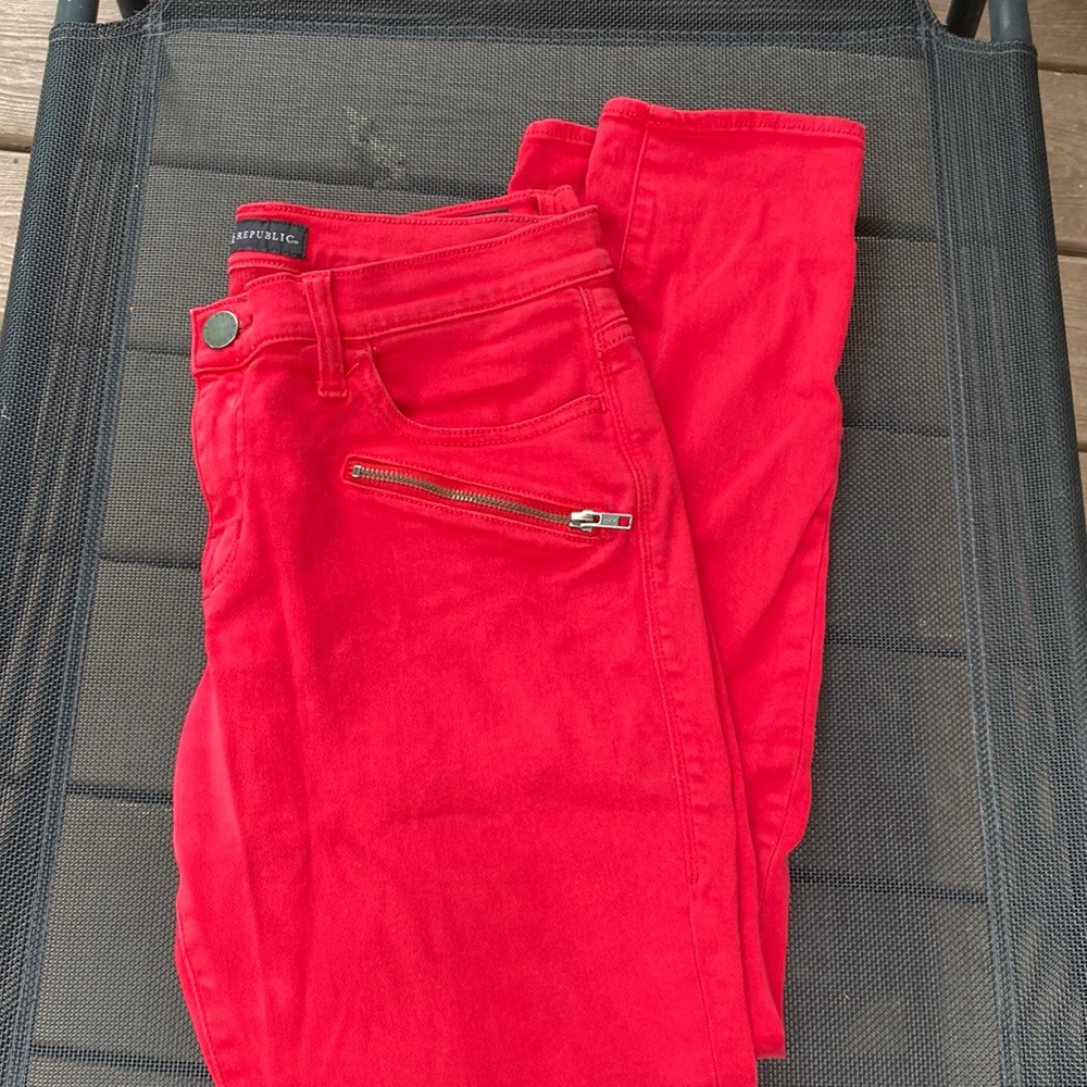 Super Cute Rock & Republic Red Stretch Skinny Jean- front zipper detail pockets.